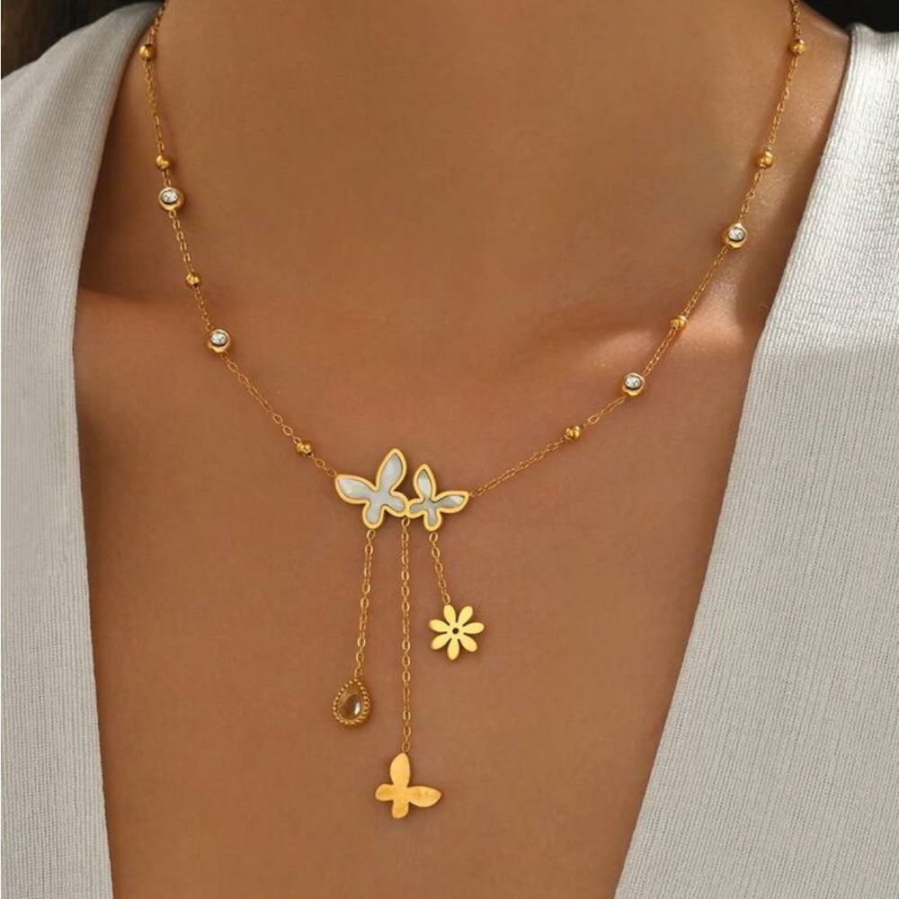 Gold Butterfly Necklace Q456